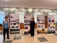 Қарабалық музейі «Кәмшат Дөненбаева – тракторшы, Қазақ КСР-нің еңбек сіңірген жастар тәлімгері, Социалистік Еңбек Ері» атты жылжымалы көрмені ұсынады.